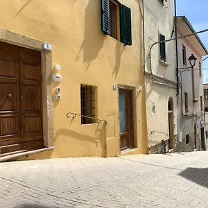 Le Del Borgo Affittacamere Montescudaio